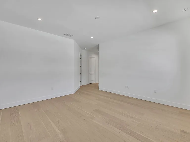 501 W Canton Ave — Photo 27