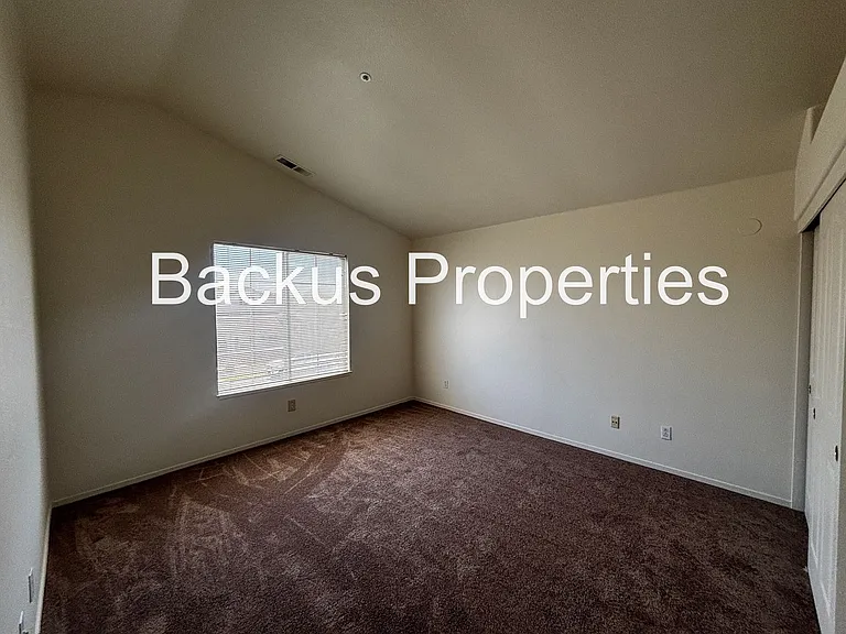 1065 Kensington Way — Photo 21