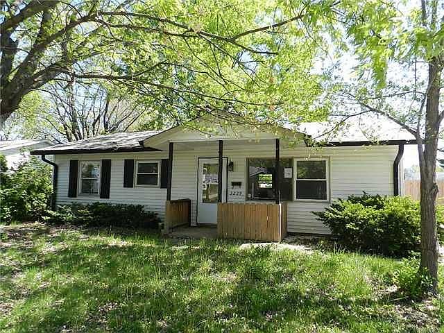 1st image of 3229 Welch Dr