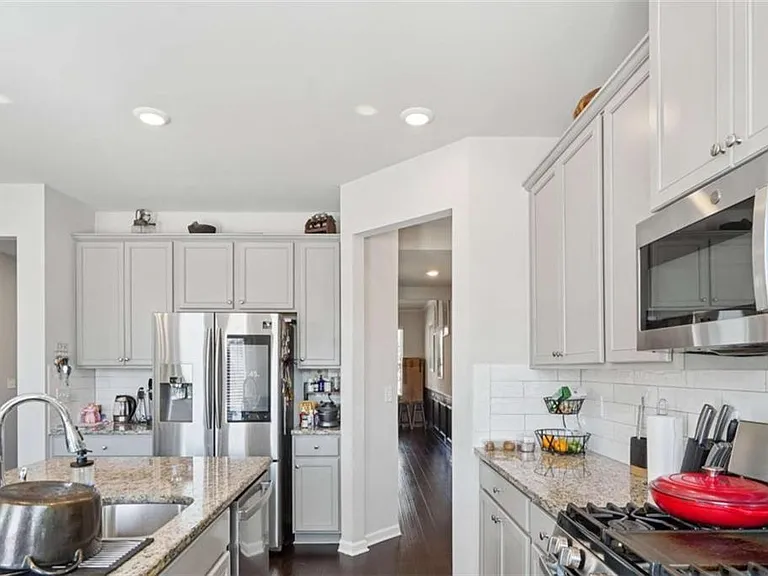 3605 Broadwick Ln — Photo 10