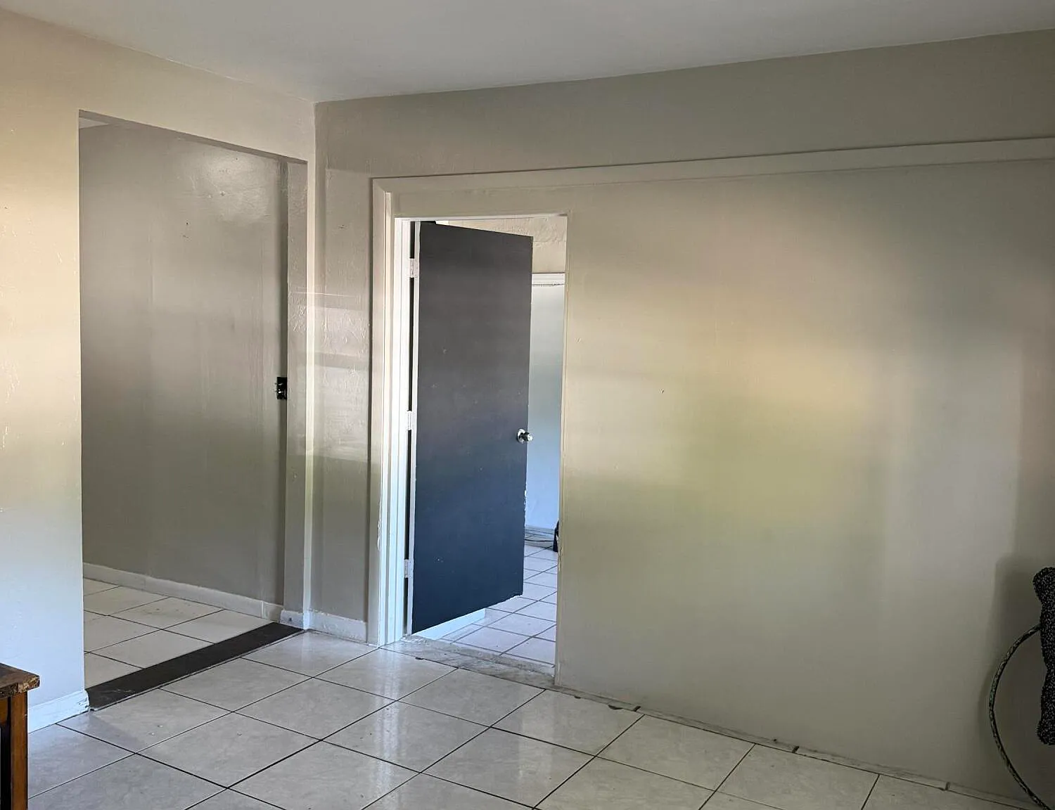 3 bed, 2.0 bath, 1008 sqft, $2,500 — Photo 4