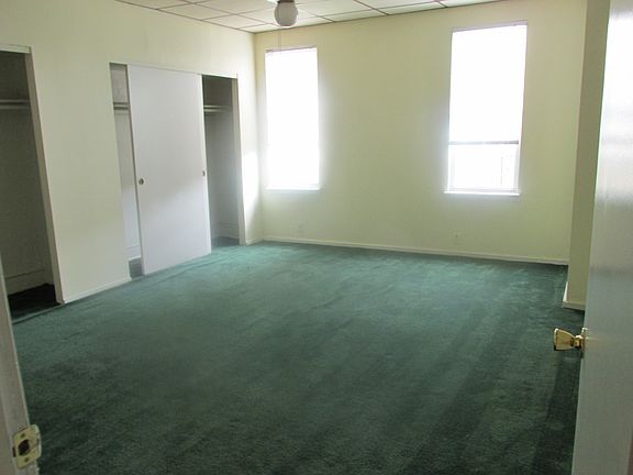 4th image of 2246 S 15th St #1B-1BA-700SQFT