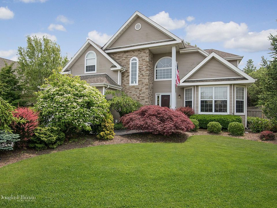 1st image of 117 Summerfield Dr