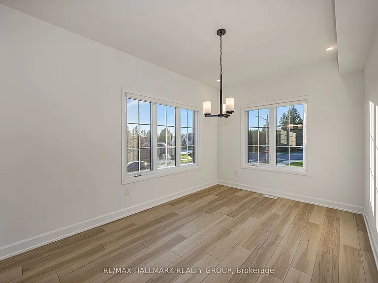 422 Rolling Meadow Cres — Photo 19