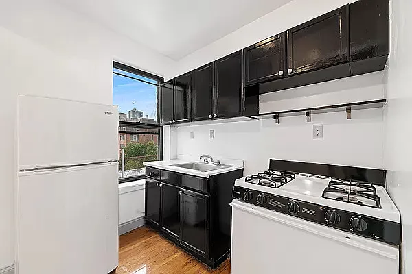 Rented by REAL New York | media 18