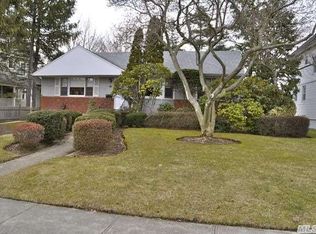 175 Windsor Ave, Rockville Centre, NY 11570