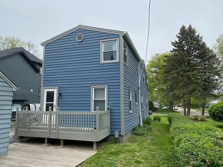 1207 N Eagle St — Photo 10