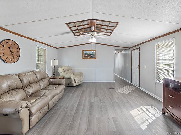 3rd image of 6356 Cullens Ln