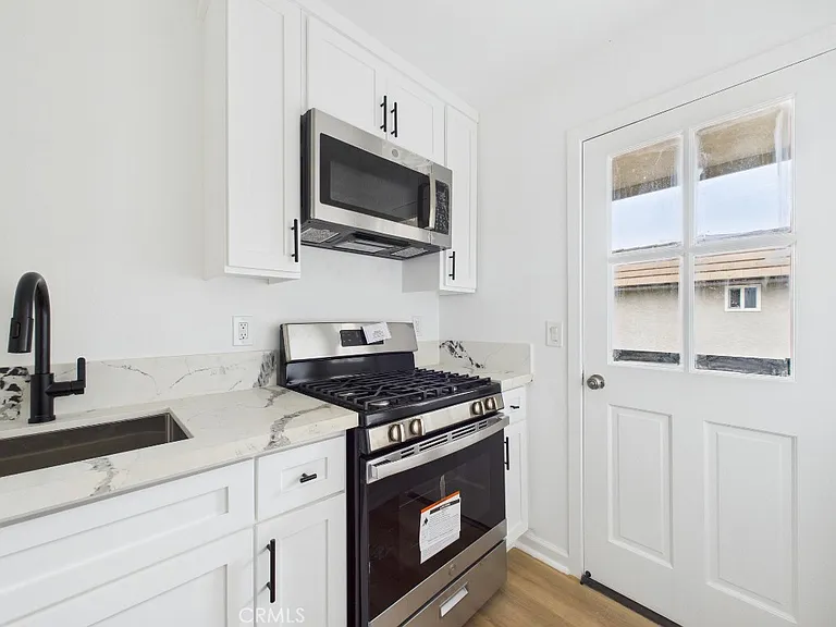 16951 Hoskins Ln #6-2 — Photo 3