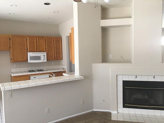 5th image of 22659 Parkham St