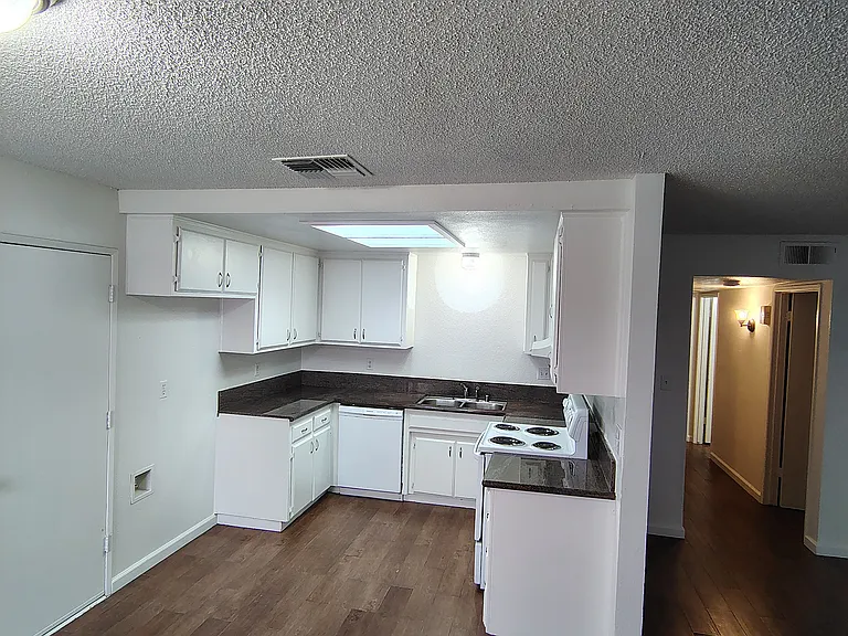 3913 Manor St #1A — Photo 16