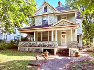 209 E 10th St, Chanute, KS 66720