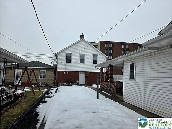 3rd image of 1835 Washington Ave