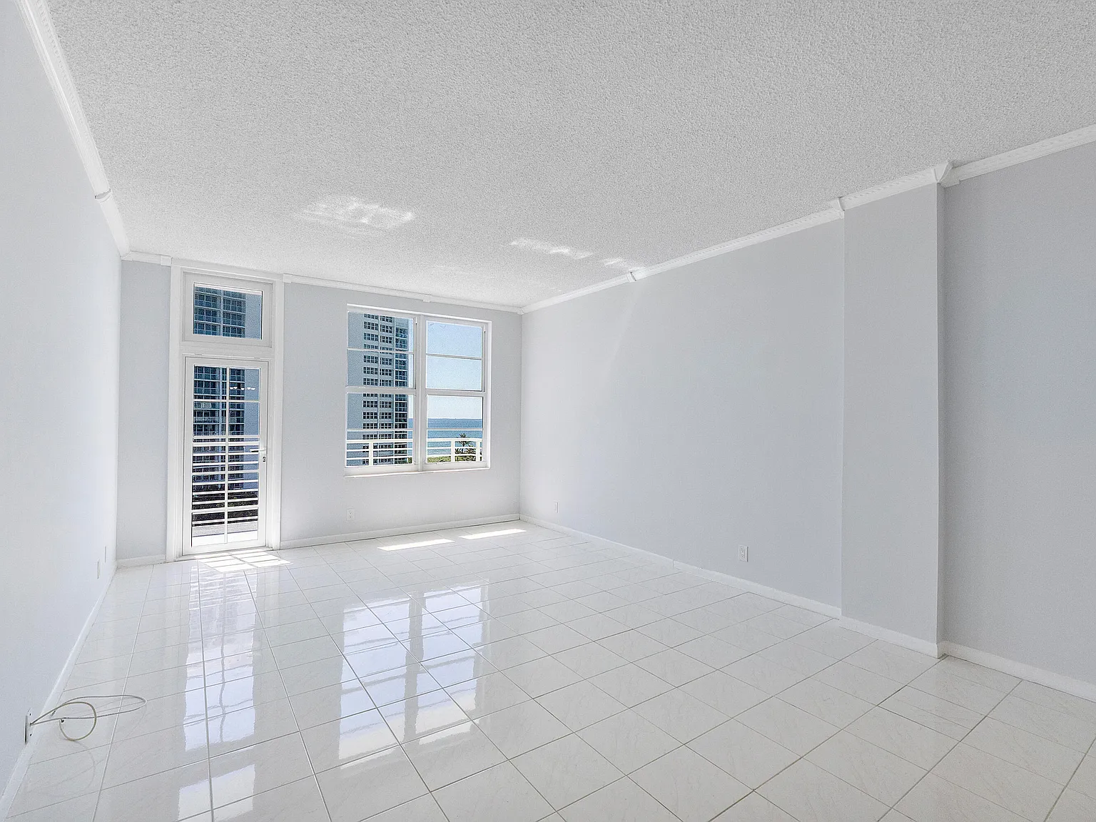1 bed, 1.0 bath, 985 sqft, $2,650 — Photo 2