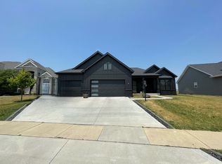 5016 Abbey Fields Dr, Champaign, IL 61822