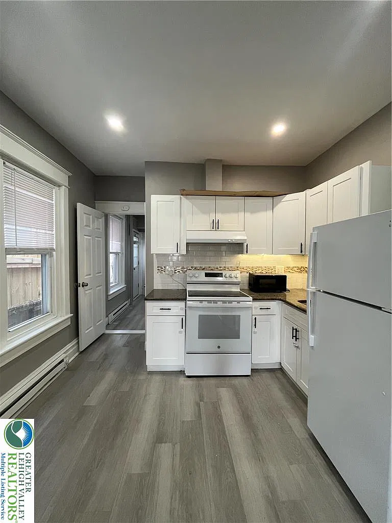 1 bed, 609 sqft, $1,300 — Photo 4