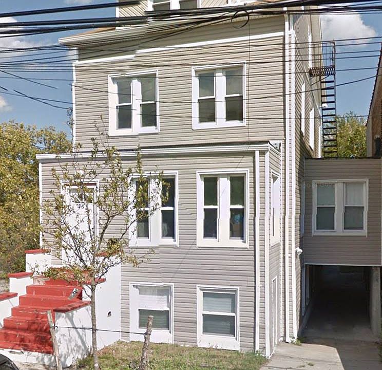 2nd image of 458 Revere Ave