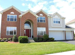 571 Limerick Dr, Elgin, IL 60124