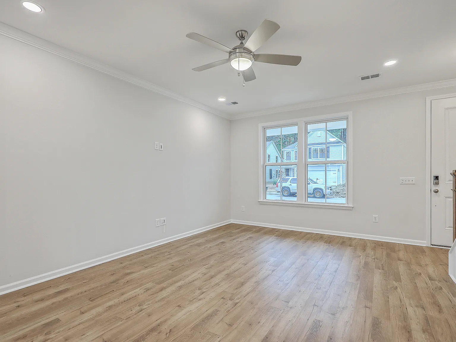 3 bed, 1499 sqft, $2,700 — Photo 3