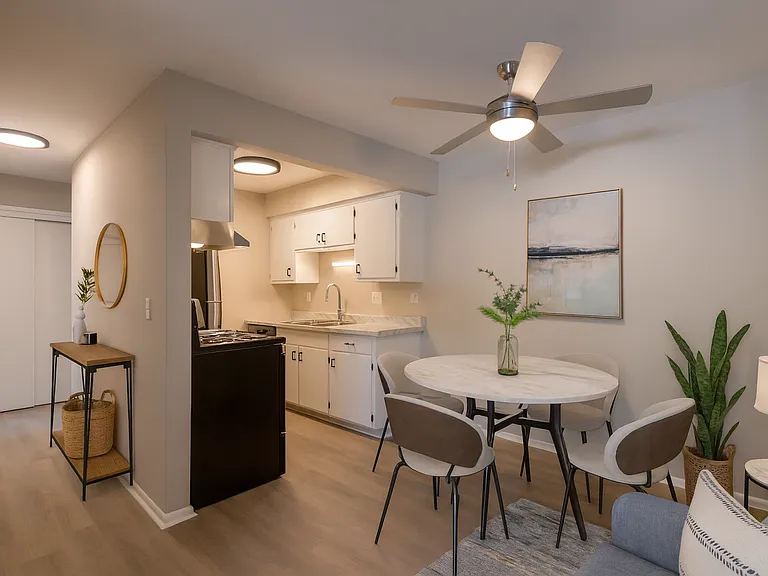 Biscayne Apartments — Photo 9