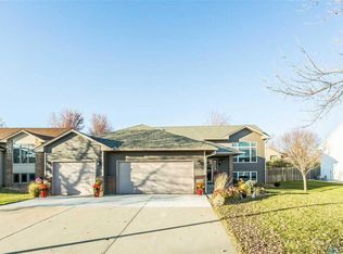 4000 E Steeple St, Sioux Falls, SD 57103