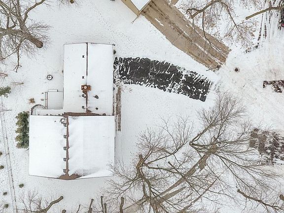 3rd image of 432 Birchwood Ct