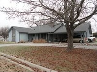 709 S 6th St, Davis, OK 73030