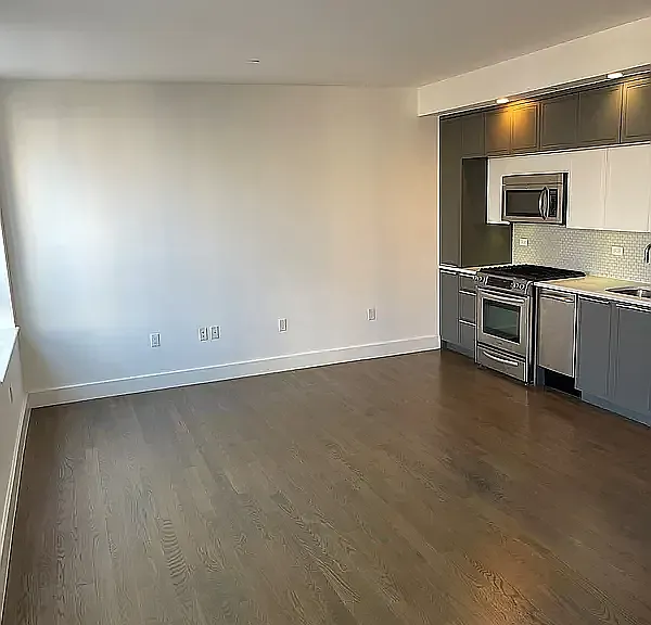 432 W 52nd St #2H — Photo 4