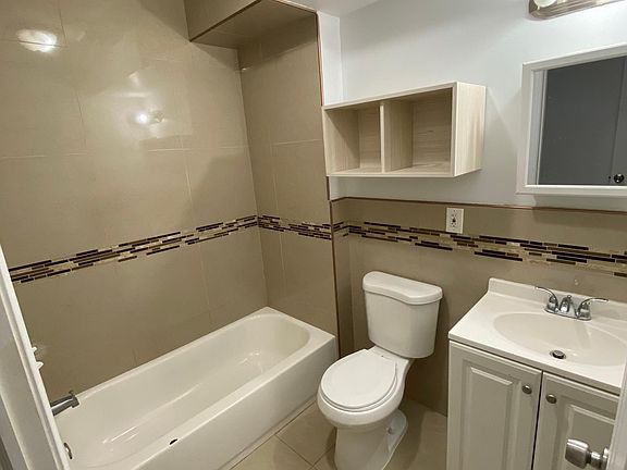 3rd image of 230 Clifton Ave #B1
