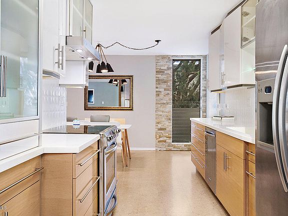 3rd image of 3700 Dean Dr Unit 3004