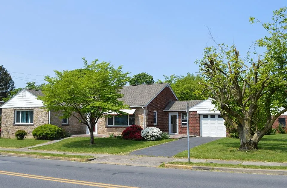 1200 Easton Rd