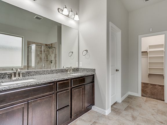 4th image of 16716 Central Garden Ln