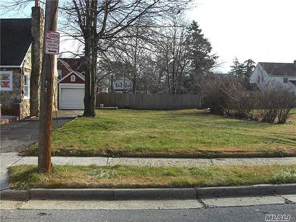 2nd image of 126 Maplewood Ave