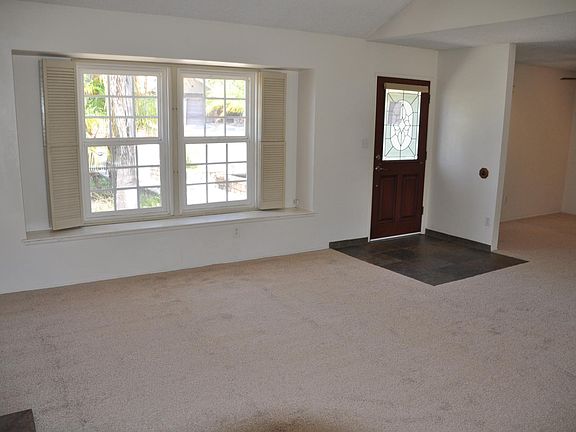 3rd image of 5641 Red River Dr