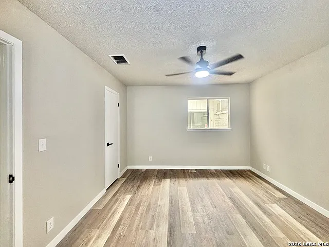 5202 Metcalf — Photo 21
