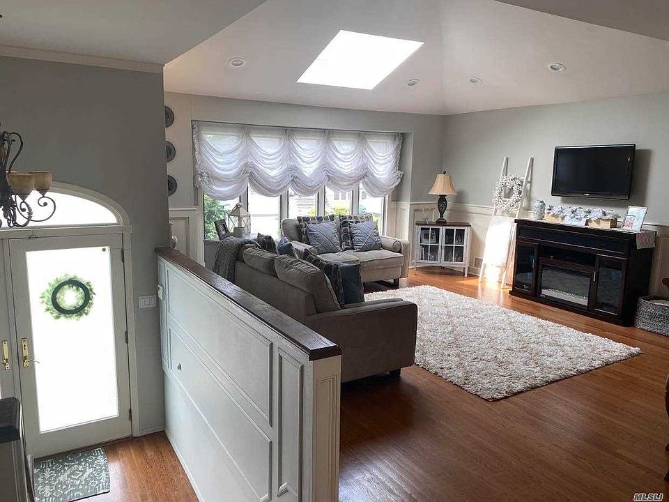 1st image of 2494 Harbor Ln
