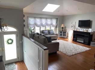 2494 Harbor Ln, Bellmore, NY 11710