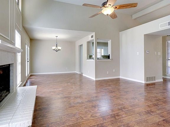 3rd image of 4104 Periwinkle Dr