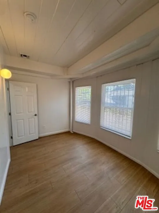 6 bed, 2.5 bath, 1348 sqft, $5,995 — Photo 4