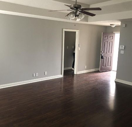2nd image of 944 Wheatfield Ct