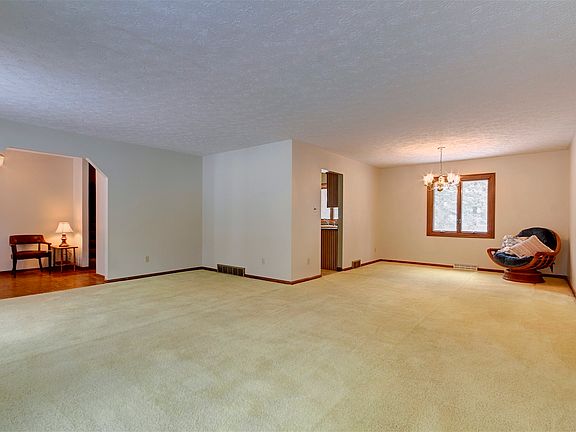 5th image of 149 Atterbury Blvd