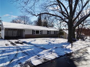 329 Gilbert Ave, Hamden, CT 06514