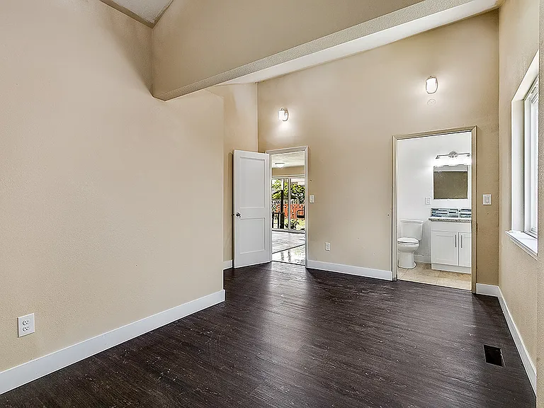 6204 S 118th Pl — Photo 28