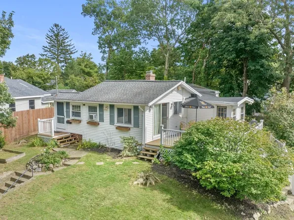 65 Lake Shore Dr, Weymouth, MA 02189