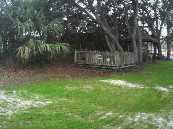 28 8th St APT 8, Shalimar, FL 32579