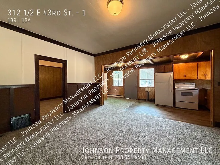 312 1/2 E 43rd St #1 — Photo 5