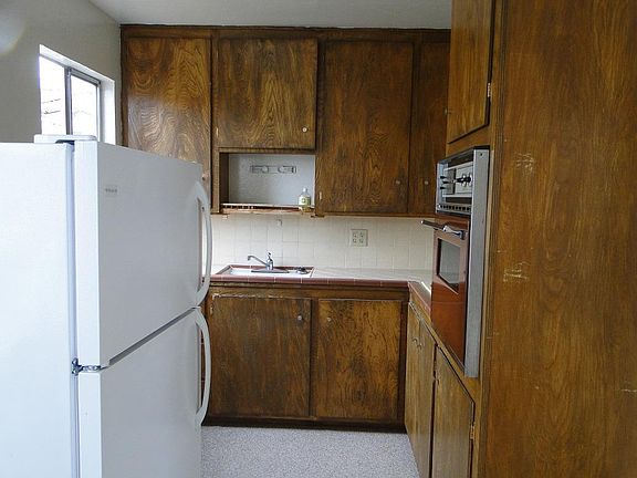 2nd image of 36 Fair Oaks St #6