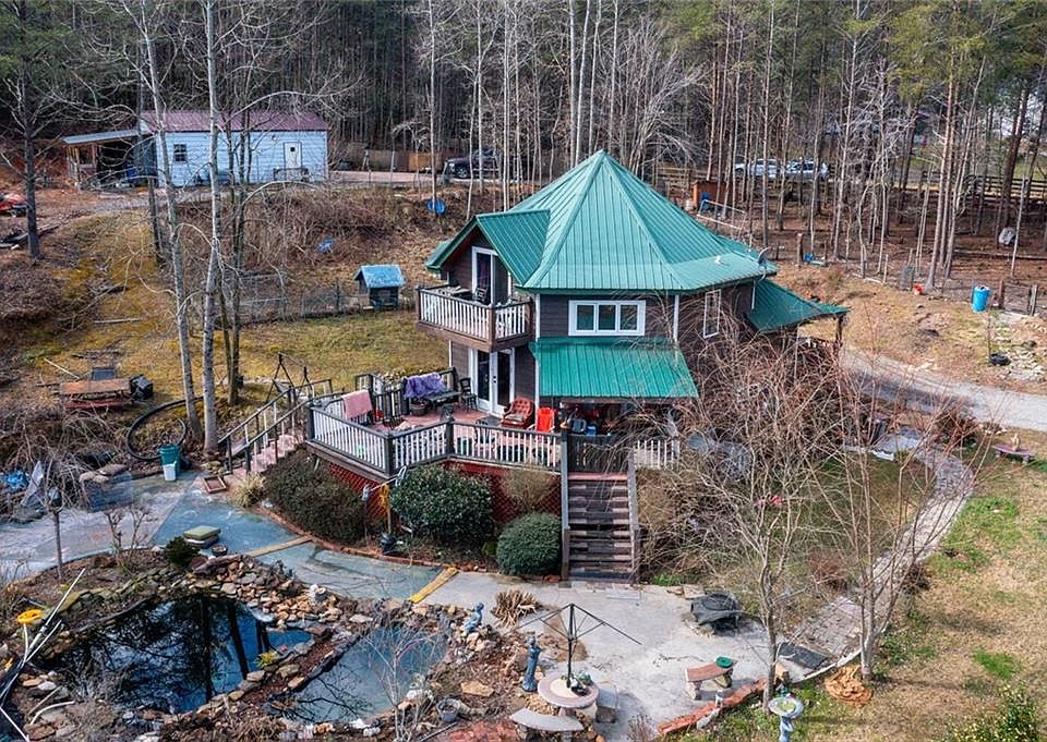 1st image of 23 Laurel Hill Ln