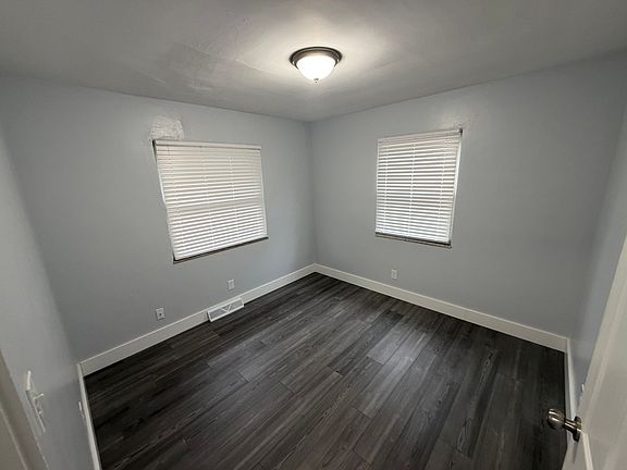 5th image of 1128 Tonawanda Ave #1128