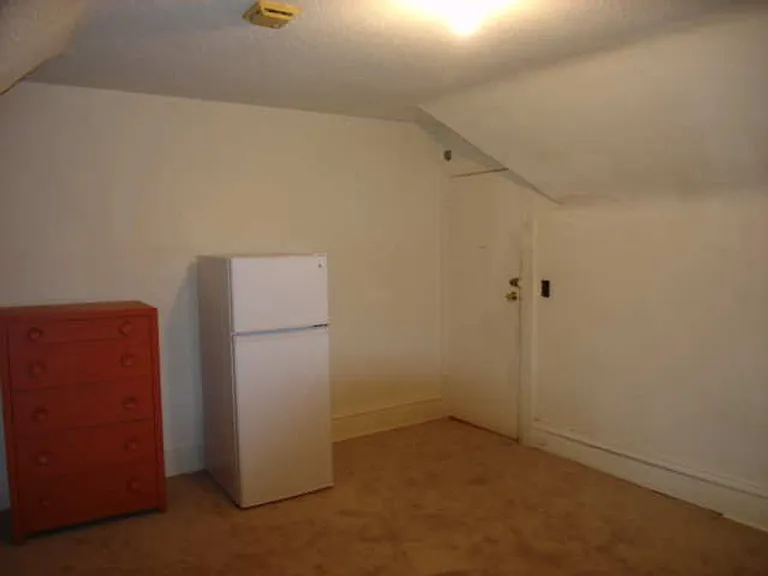 209 E Mifflin St — Photo 11